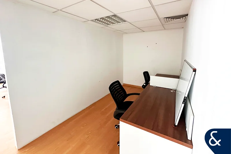 استثمار | مجهز | طابق منخفض | بالقرب من المترو63826381472131112