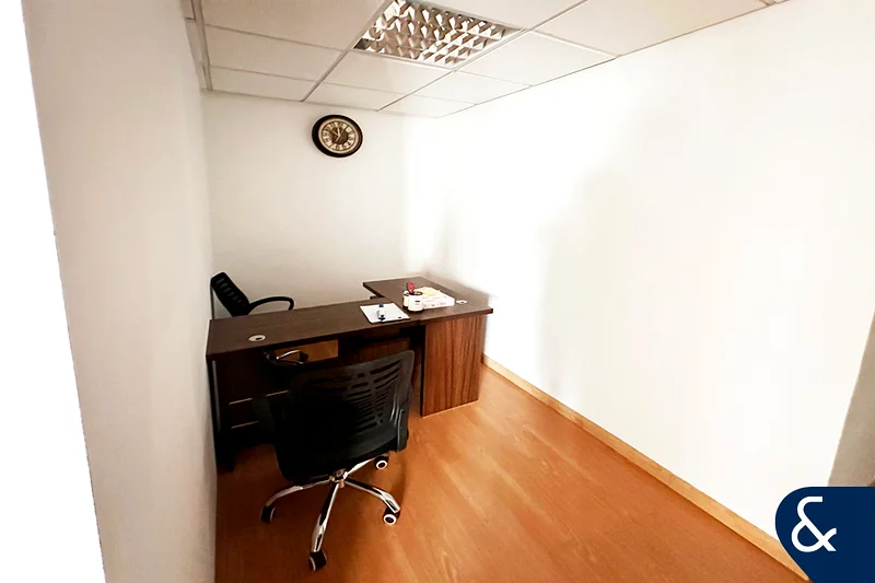 استثمار | مجهز | طابق منخفض | بالقرب من المترو63826381472131113