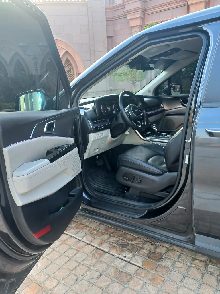 Kia Carnival 2023 Perfect Condition63700661159298111