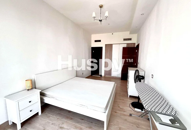 Next to Park  | Funished | Vacant63729404106369112