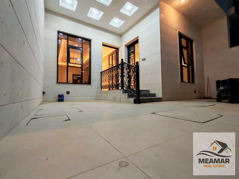 A villa directly from the owner, with personal finishing, on a main street, close to all services. Freehold for all nationalities and without a down p63913217822978111