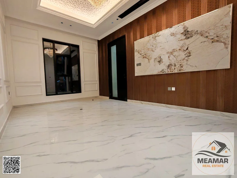 A villa directly from the owner, with personal finishing, on a main street, close to all services. Freehold for all nationalities and without a down p63913217822978113