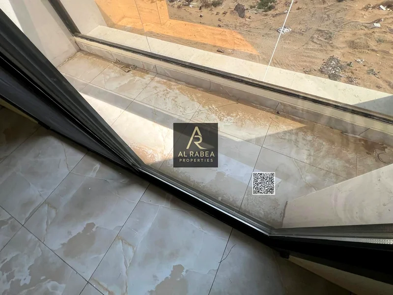 برج، أول ساكن، تشطيب رائع، موقع ممتاز على مخرج دبي63711070353153113