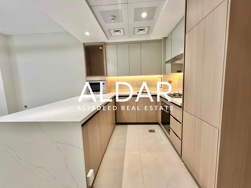 Brand New | Near Exit | Free Internet | Spacious63784114399105114