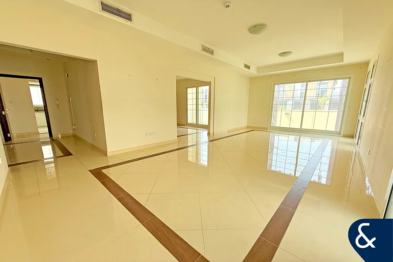 Pool Facing | 5 Bed +maids | Large Plot Size63731180161923113