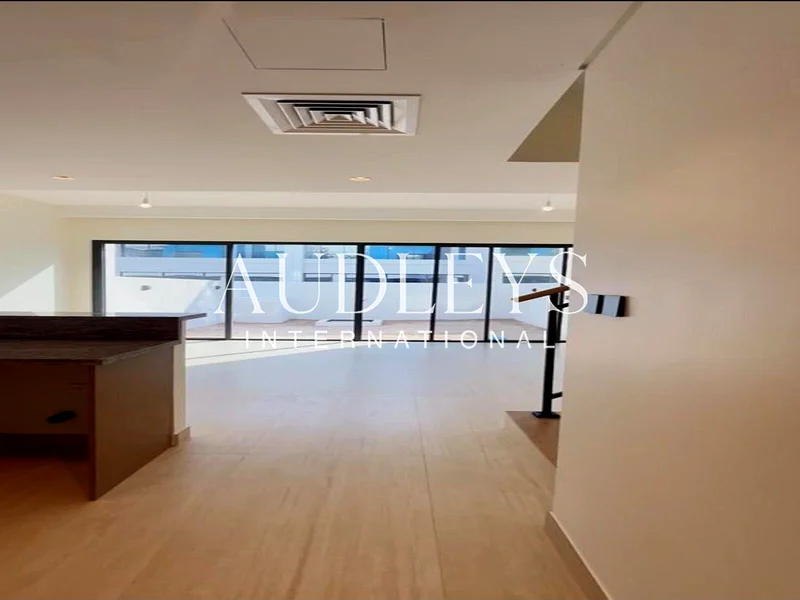 Corner unit | Big layout | Private Garden63725736160386110