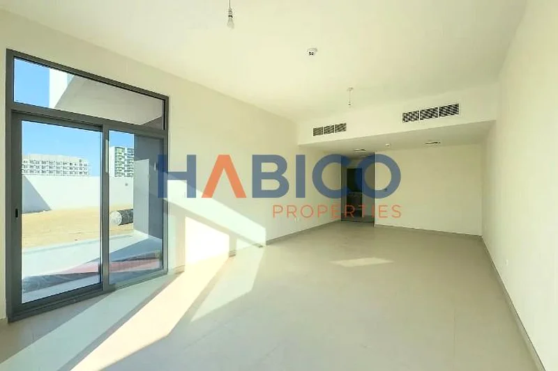 غير مفروشة | شاغرة | فيلا جديدة بالكامل63751405993729111