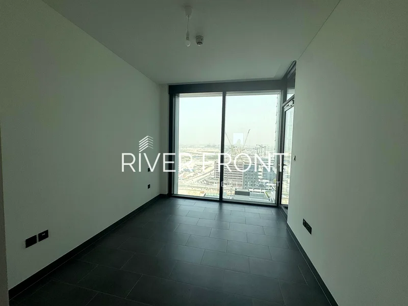 On High Floor | Ready to Move | Pool View63759461563906112