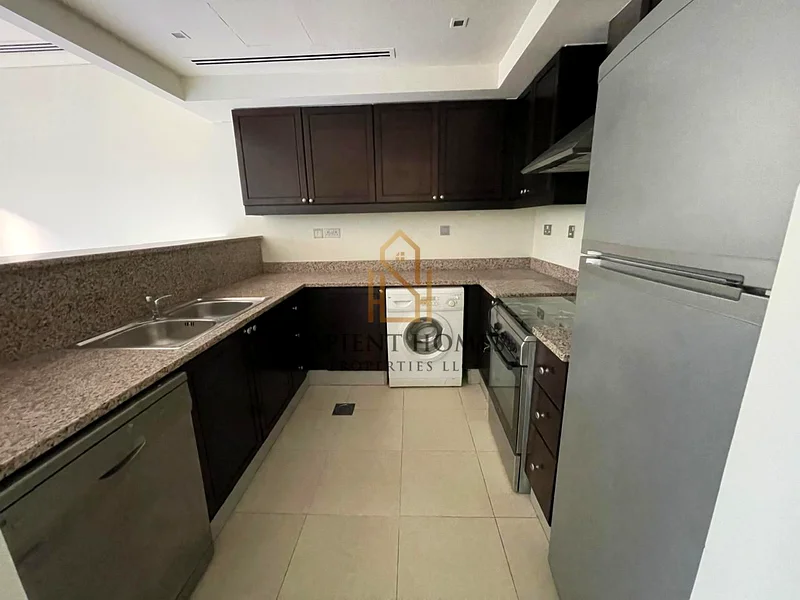 1 BR converted 2 BR ! Private Garden ! Vacant63782827011843111