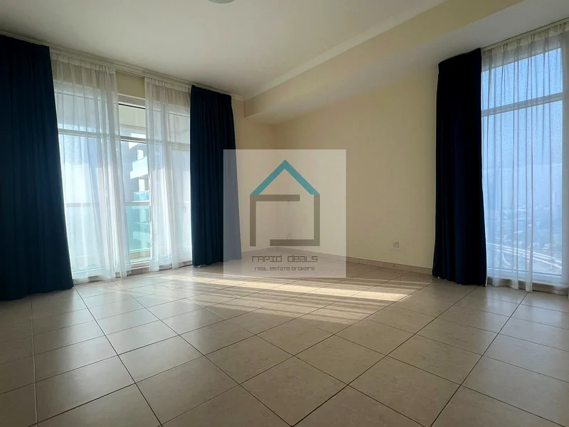 شقة بغرفتي نوم - طابق متوسط - بالقرب من المترو63749535640706114