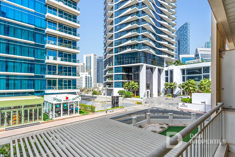 Ideal Location | Quiet Building | Low Floor64036189964163110