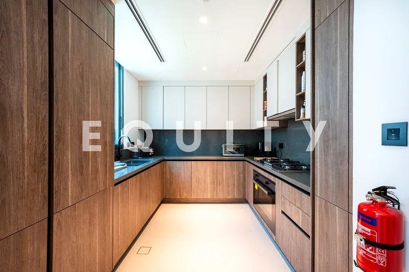 Vacant | 10m Pool | Upgraded | Single Row63930523113346113