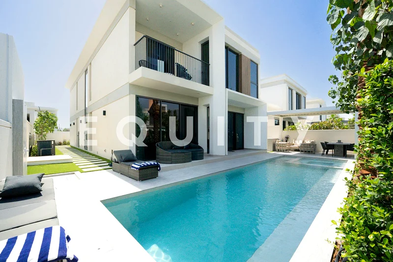 Vacant | 10m Pool | Upgraded | Single Row63930523113346110