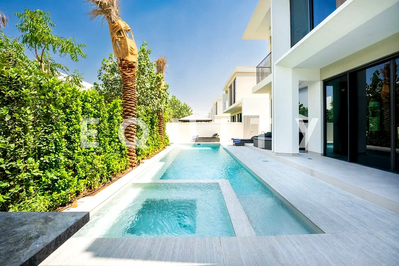 Vacant | 10m Pool | Upgraded | Single Row63930523113346112