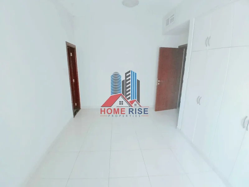 غرفة نوم رئيسية بمساحة 1 غرفة نوم / مبنى عائلي / مقابل مركز سهارة / الشارقة دبي63707607237635114