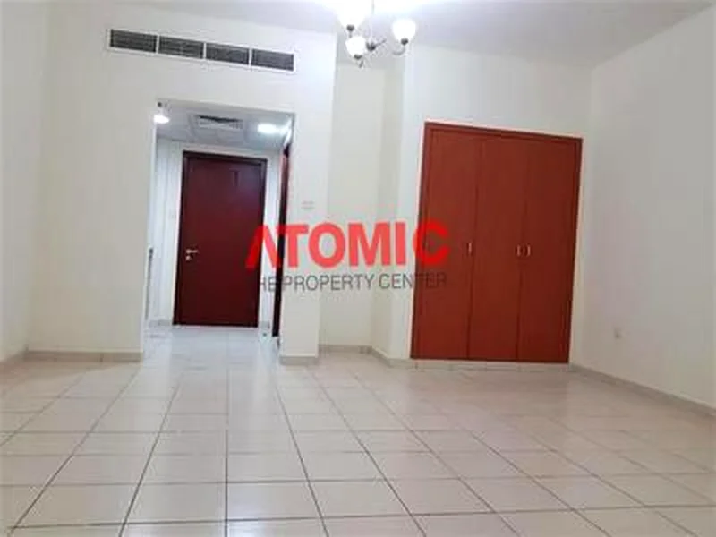 ستوديو مُصان جيدًا للإيجار في كلاستر الصين (اتصل الآن) =0663742936823299112