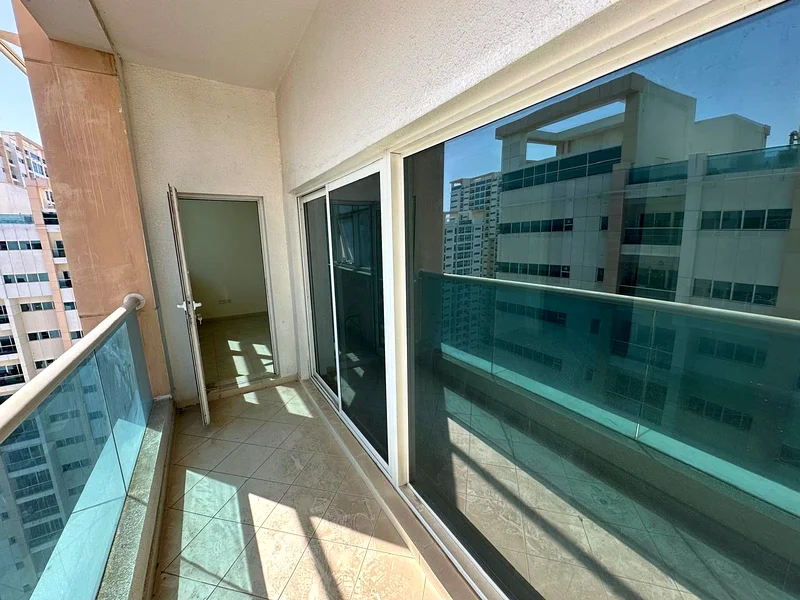 شقة للبيع برج عجمان ون جاهزة للسكن مع موقف سيارات خاص وأقساط مباشرة63866308099843113