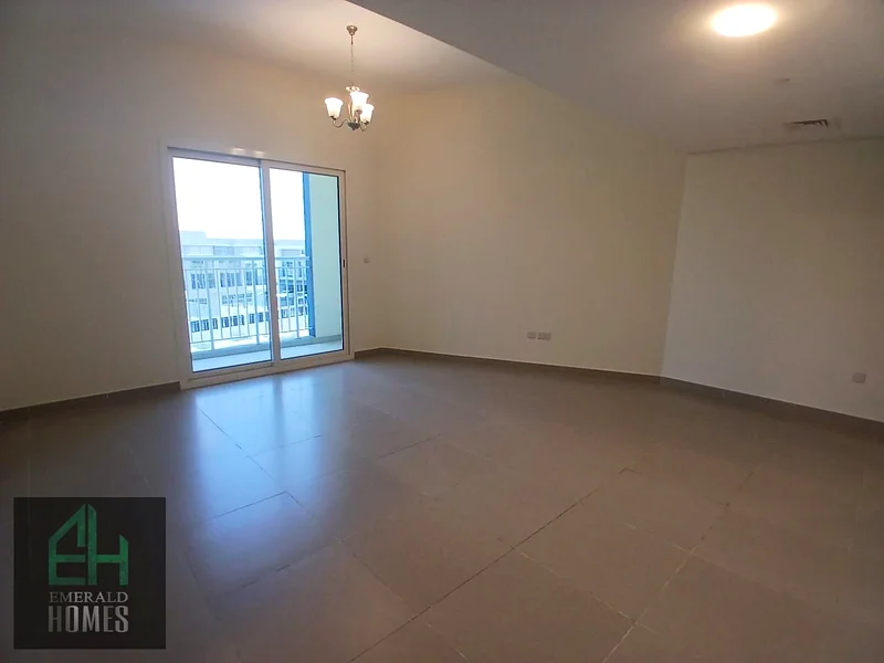 صيانتها مجانية | تخطيطها مشرق وواسع | جاهزة للانتقال63728449803649111