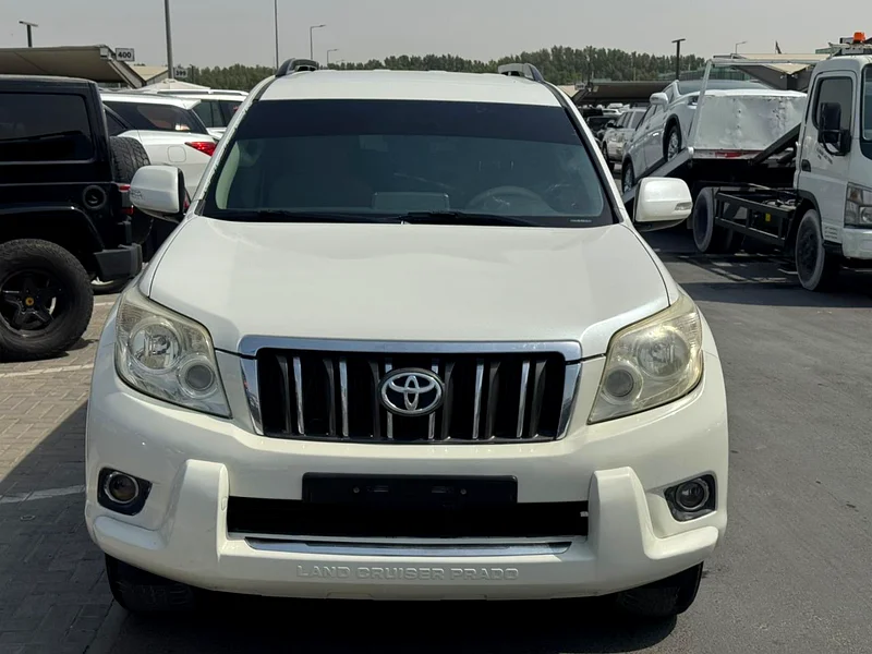 Toyota prado 2013 white color GCC calen car63700380841475110
