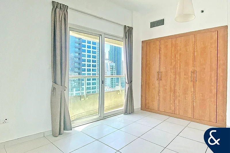 Marina View Tower | Prime Location | 2 Beds64036843850882112