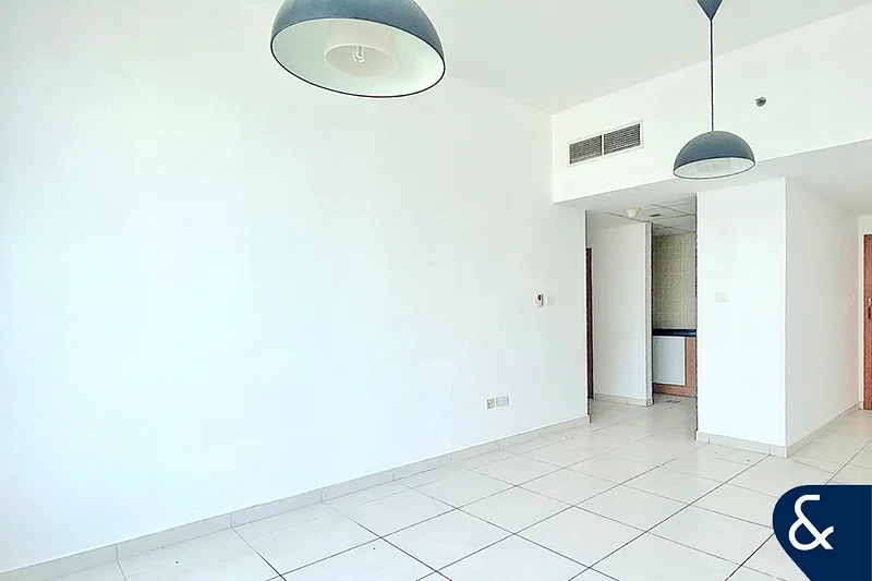 Marina View Tower | Prime Location | 2 Beds64036843850882111
