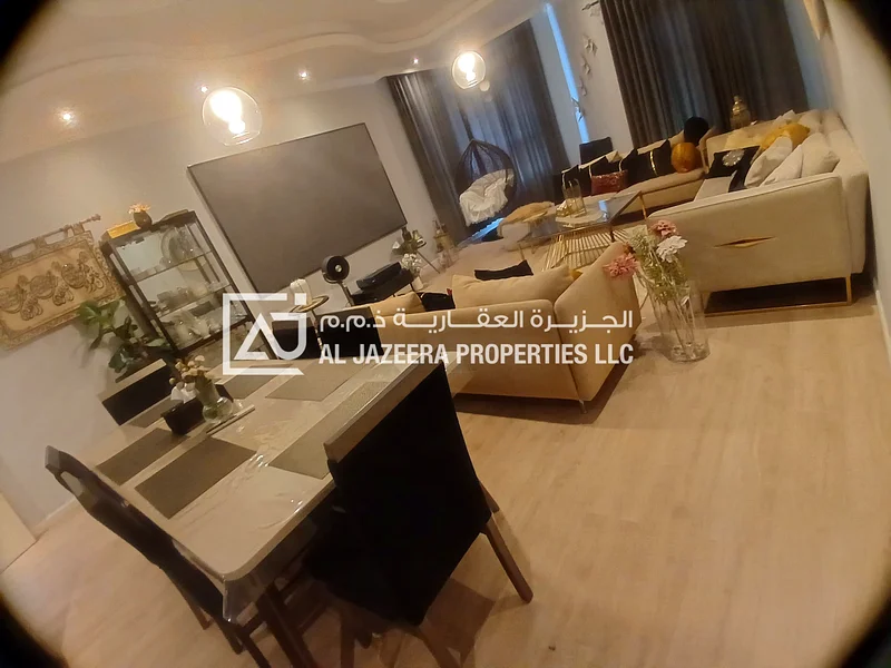 ديكور فاخر للغاية! شقة مفروشة بالكامل مكونة من 3 غرف نوم للبيع في برج الخور. 580 ألف درهم63870675634178113