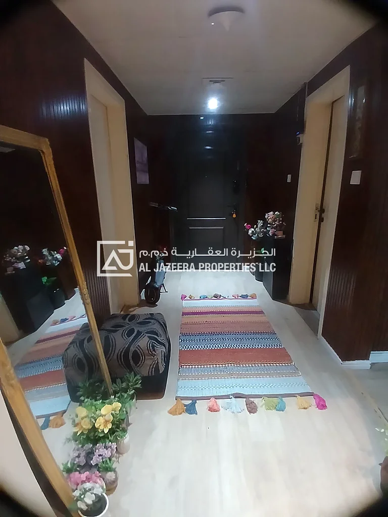 ديكور فاخر للغاية! شقة مفروشة بالكامل مكونة من 3 غرف نوم للبيع في برج الخور. 580 ألف درهم63870675634178110