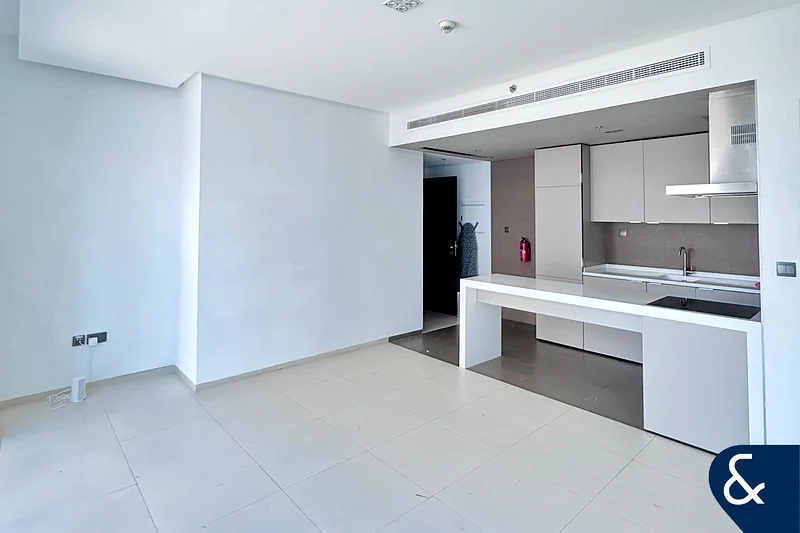 One Bed | Available | Modern | Unfurnished63773446564482112
