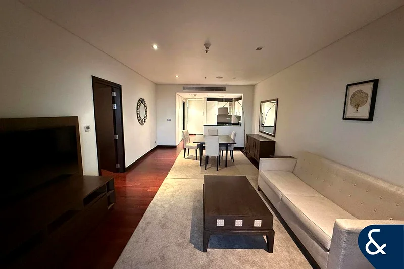 Vacant |  Immaculate Condition  | 1 Bed64009204717058110