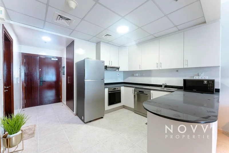 Fully Furnished | Upgraded | Sea View63776831184003114