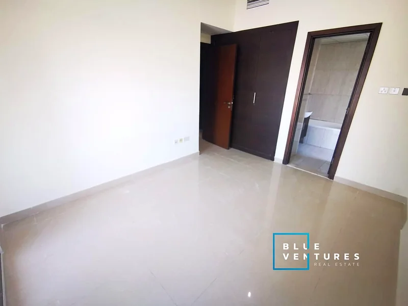 استثمار رائع | شقة مكونة من غرفتين نوم وغرفة خادمة للبيع | واسعة | شاغرة في نوفمبر64031589733634111