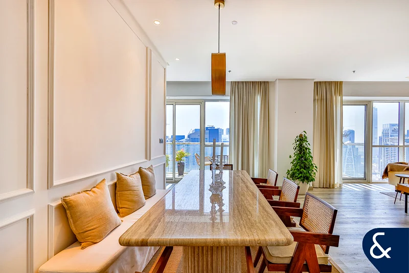 Four Bed Penthouse | Upgraded | Half floor64037063400579114