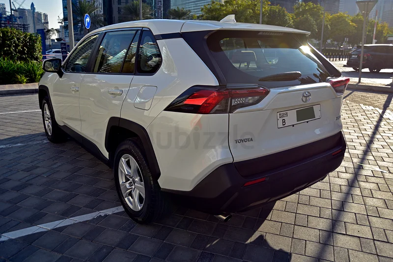 TOYOTA RAV4 2.5L // GCC // NO ACCIDENT // NO REPAINT // FULL SERVICE HISTORY63699051784194114