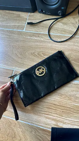 Michael Kors Wristlet (LIKE NEW)