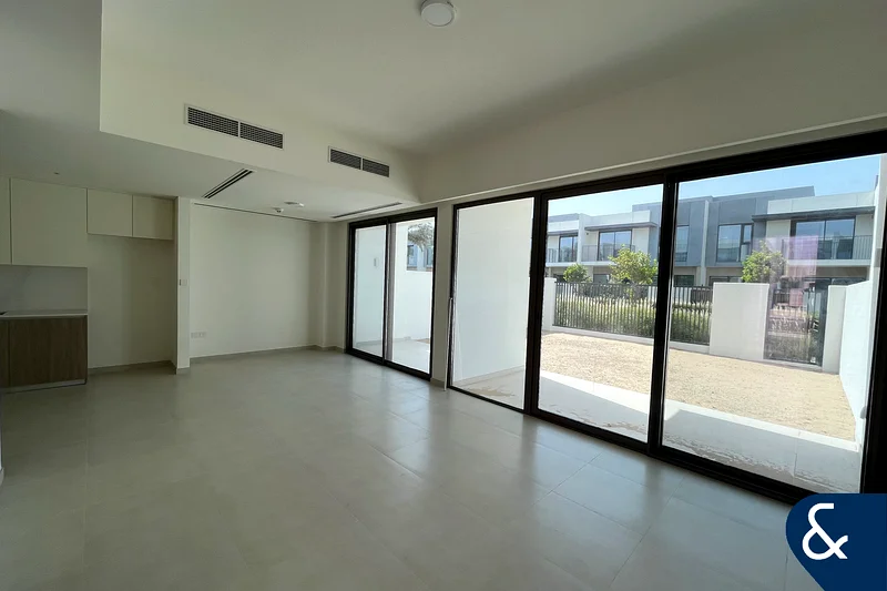 Brand New | Close to Pool | 3 Bed + Maids63807672489987111