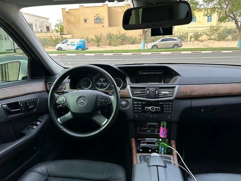 Mercedes Benz E30063699043853442114