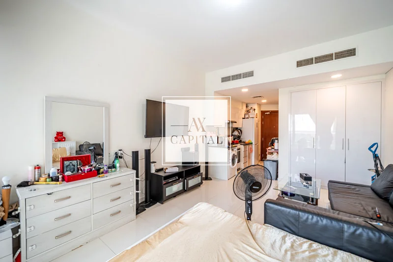 Modern Studio | Tenanted | Pool View64005440164099112