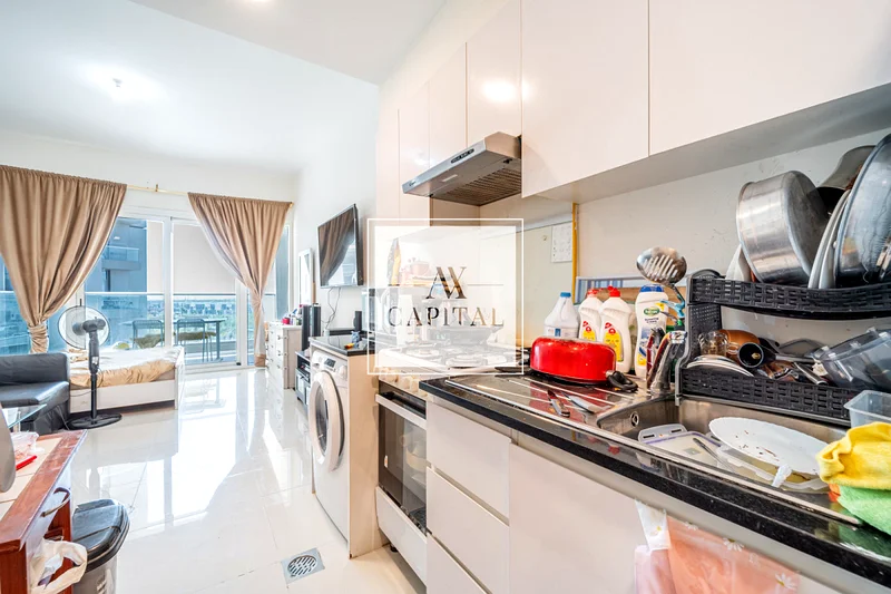 Modern Studio | Tenanted | Pool View64005440164099113