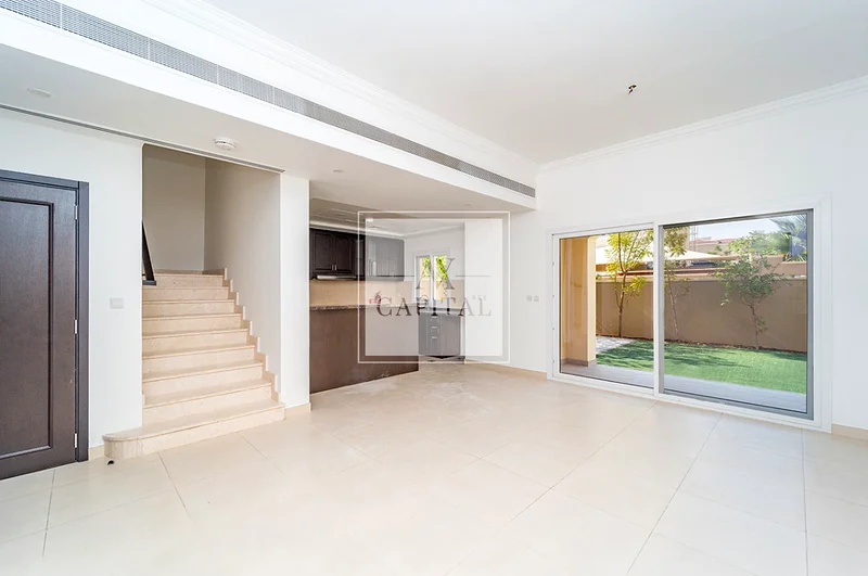 Exclusive| Corner | Huge Size | Vacant soon63915701737090110