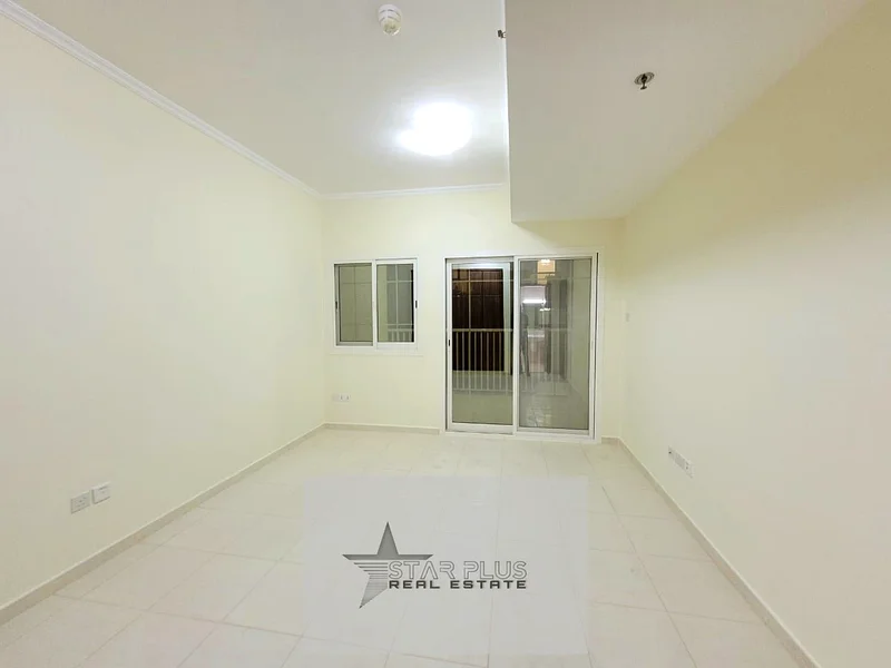 شقة 2 غرفة نوم بالقرب من المخرج مع مسبح ووقوف للسيارات.63730149703426110