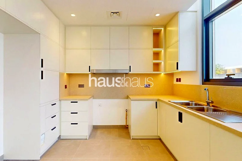 Highly Sought After | VOT | Area Expert63930884237442113