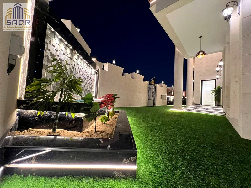 Miniature palace on the corner of two streets / VIP finishing / Freehold / Including fees / No service fees63913217811969111