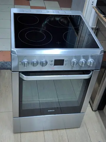 Beko full electric cooker convection oven 60x60cm in excellent condition