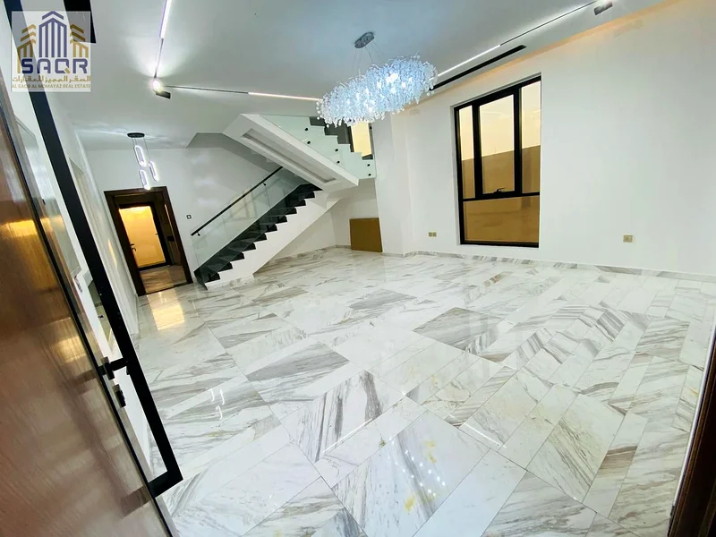 Villa on a street and alley, two floors and a roof, freehold, including fees, without service fees63913217804289112