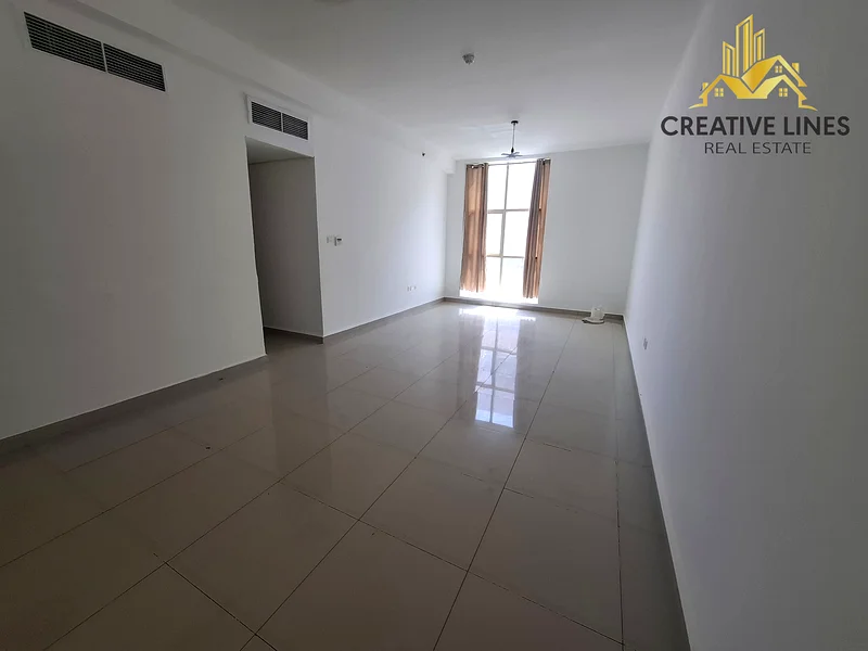 شقة واسعة جداً مكونة من 3 غرف نوم متاحة للعائلة بالقرب من موقف حافلات RTA63755611243650111