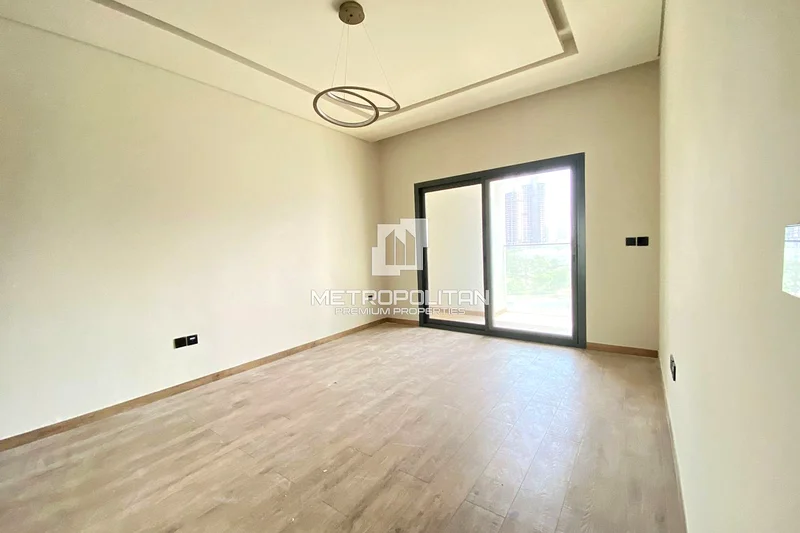 Semi Furnished | Vacant | Near Exit63780032921857112