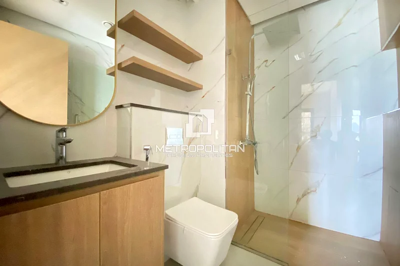 Semi Furnished | Vacant | Near Exit63780032921857113