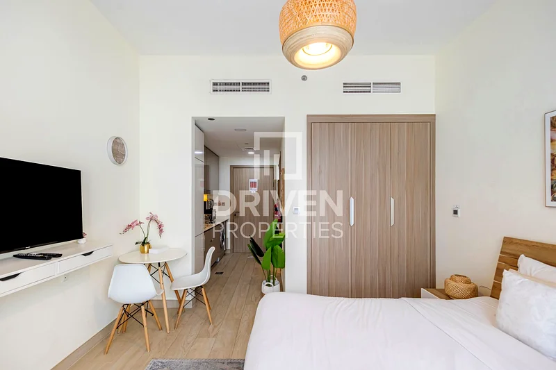 Modern Studio | Bright | Ready to Move In63802985693569111