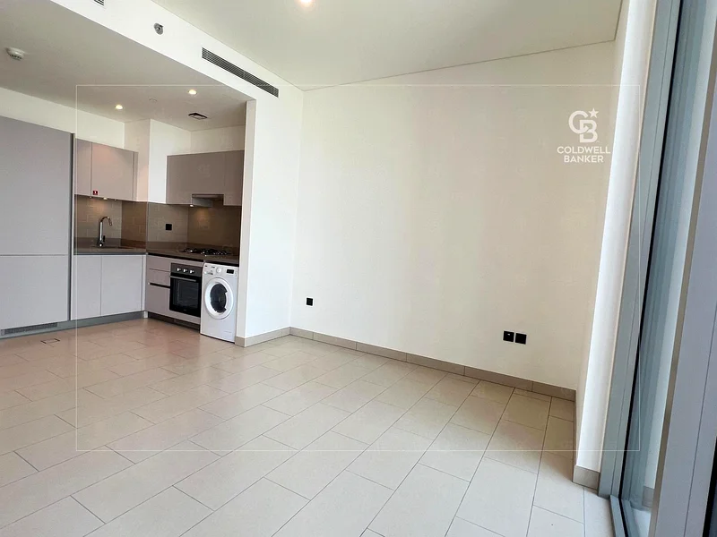 منظر المسبح | طابق عالي | وحدة مشرقة63757668757507110