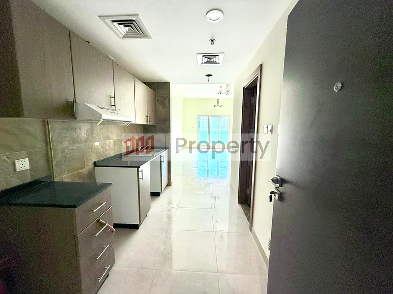 Spacious|Prime Location | Vacant Now63731552424834113